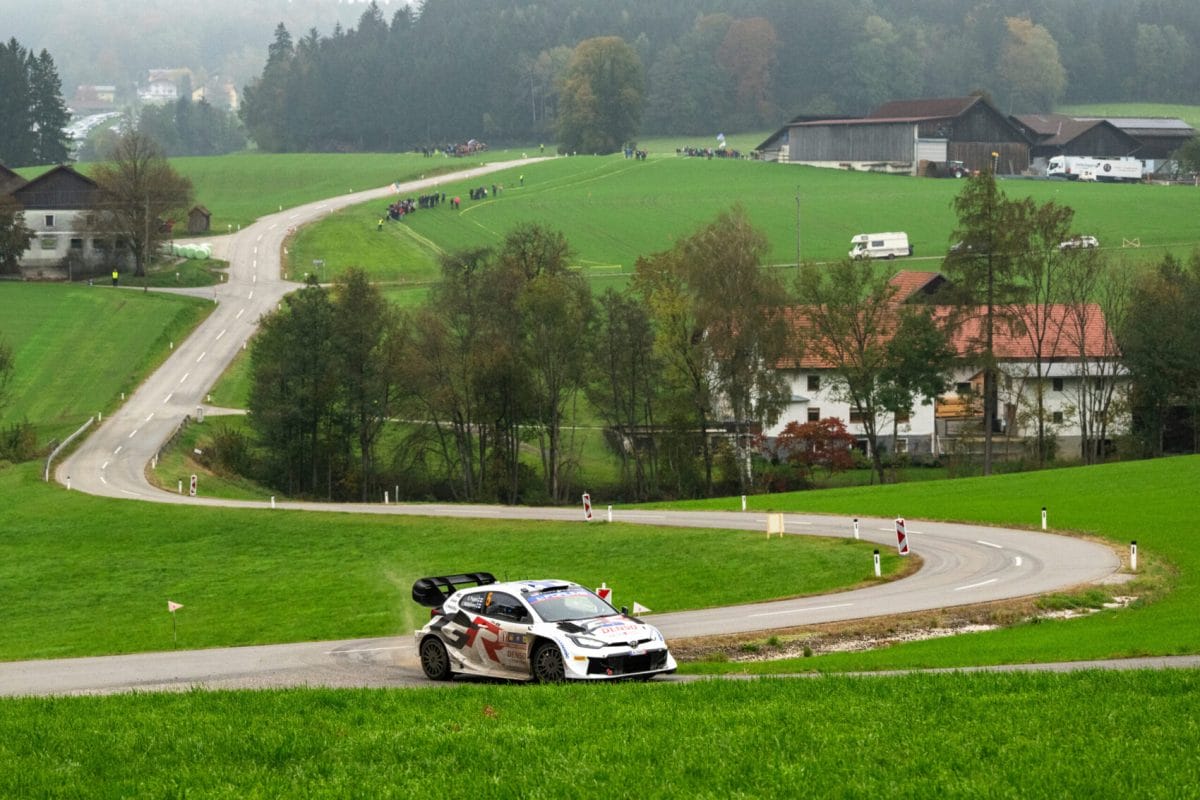 Fourmaux és Tanak vette át a vezetést a Közép-Európa Rallyn, Pajari borult, Ogier kicsúszott