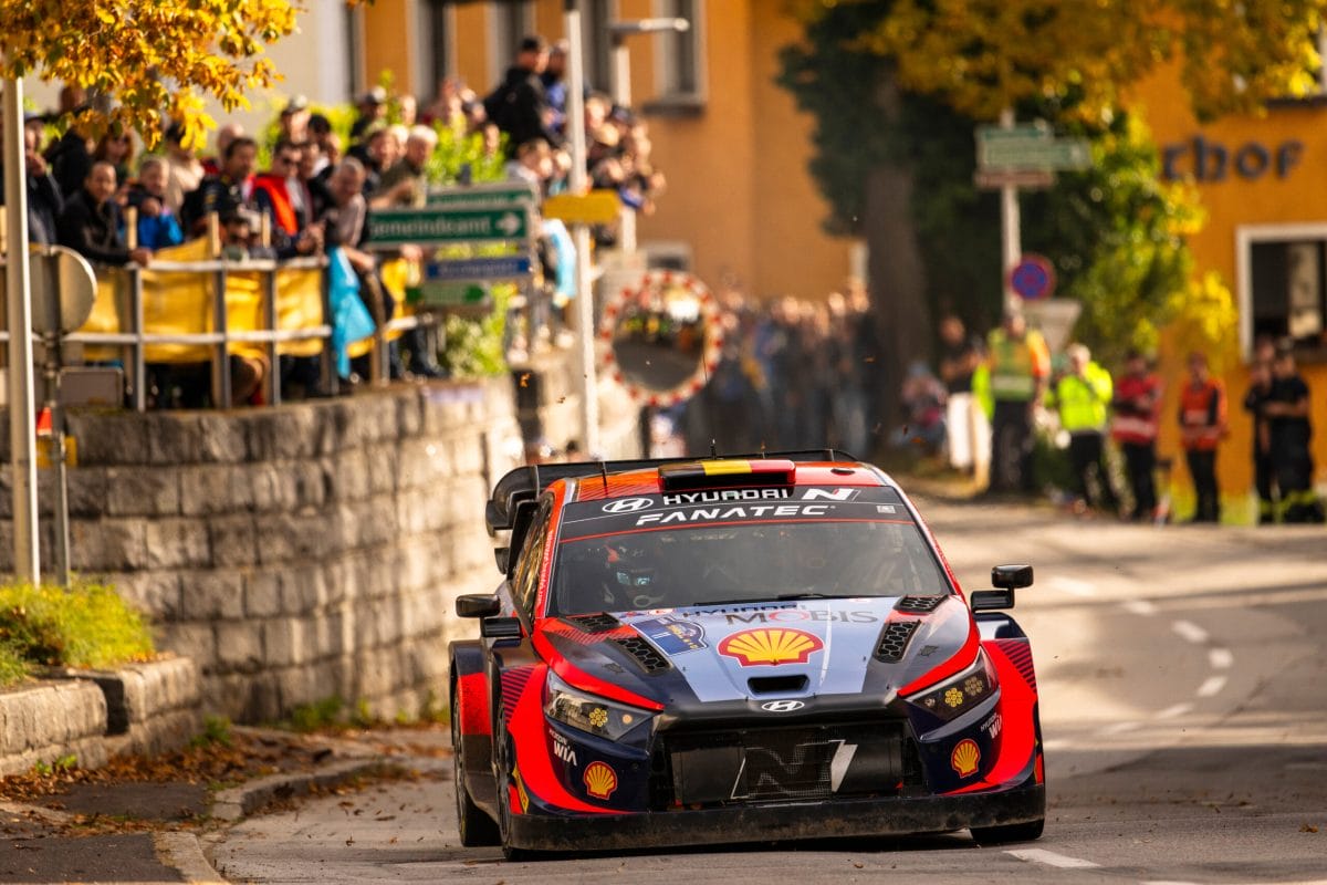 Az út a győzelemhez: Thierry Neuville világbajnoki útja a Közép-Európa Rallyn