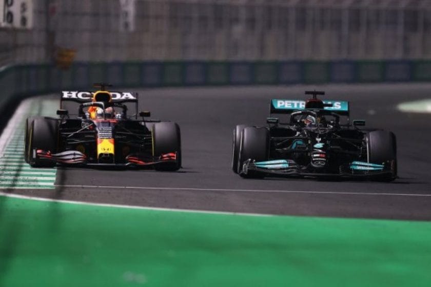 Max Verstappen és Lewis Hamilton folytatják a hatalmas küzdelmet a Forma-1-ben 2021-ben