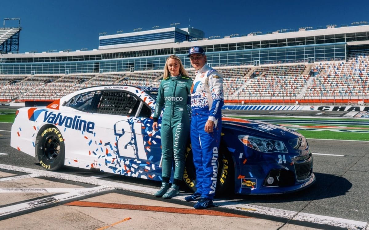 Őrült hajrát hozott az első női NASCAR Cup-versenyző visszatérése 6 év után