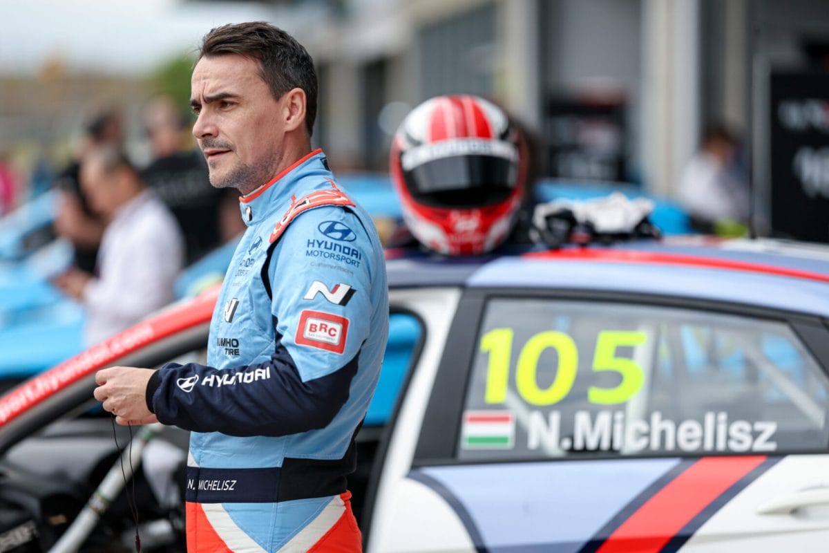 Michelisz Norbert csökkenő előnnyel vág a szezonzáró versenyeknek az élmezőnyben