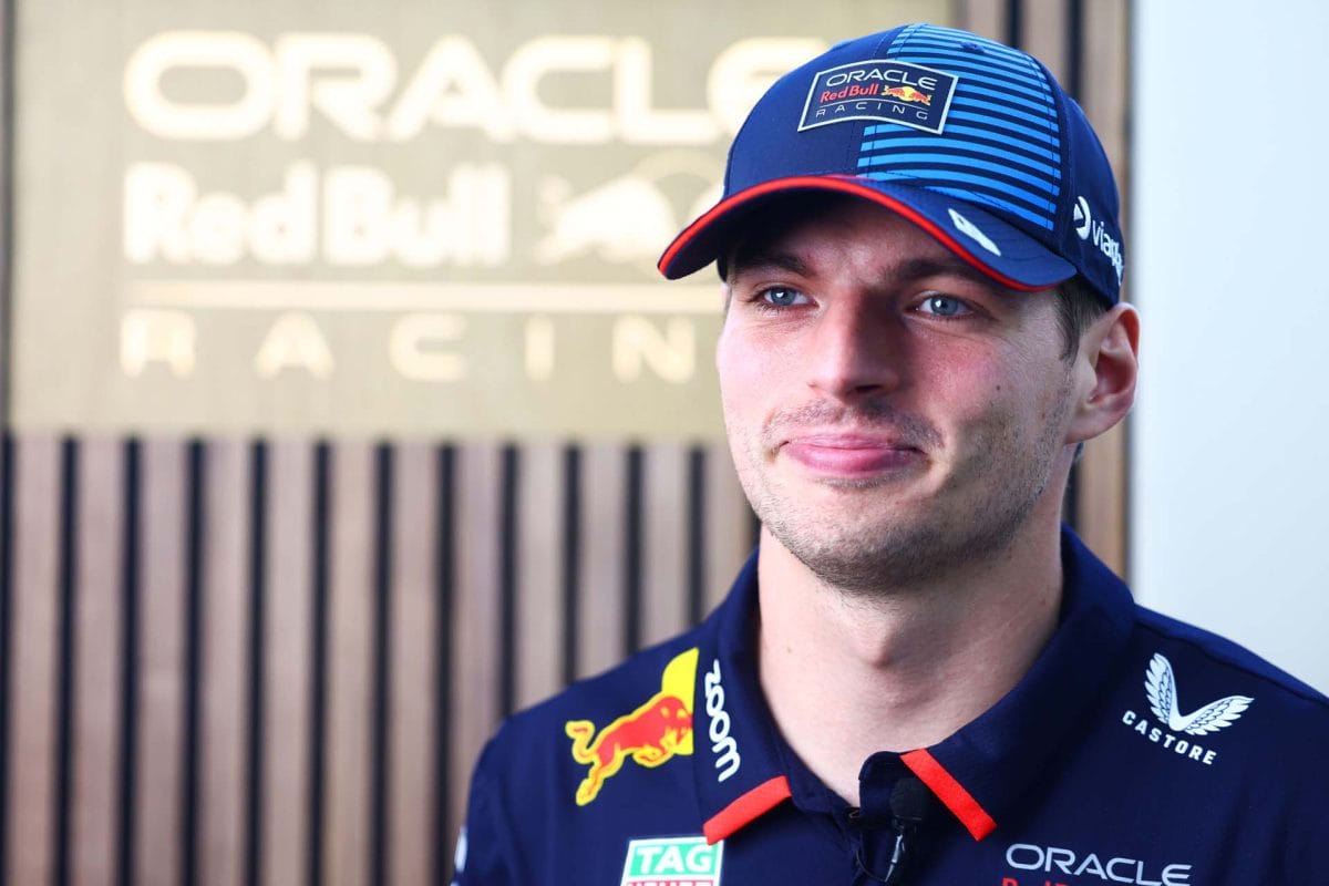 Egy rendkívüli lépés: Verstappen felnéz más versenyzőkre