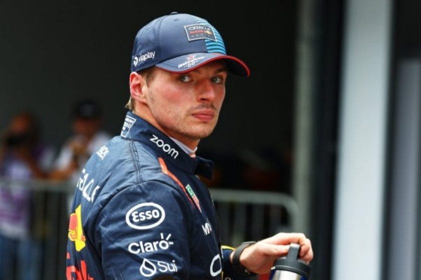 A cím: „Verstappen kritizálja önmagát a Leclerc előzésének késői pillanata miatt