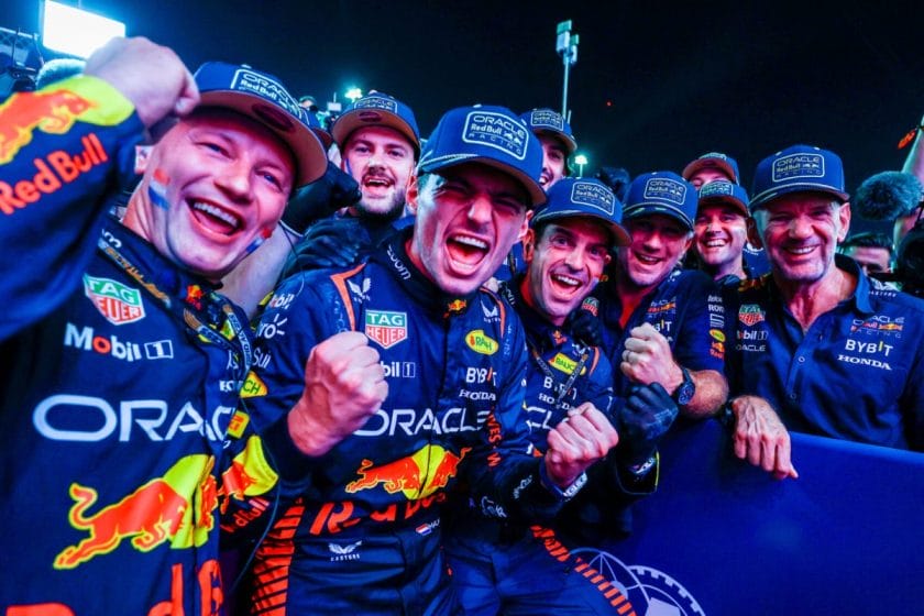 A Red Bullnál már „biztos becsomagolták” a Verstappen vb-címét ünneplő pólókat