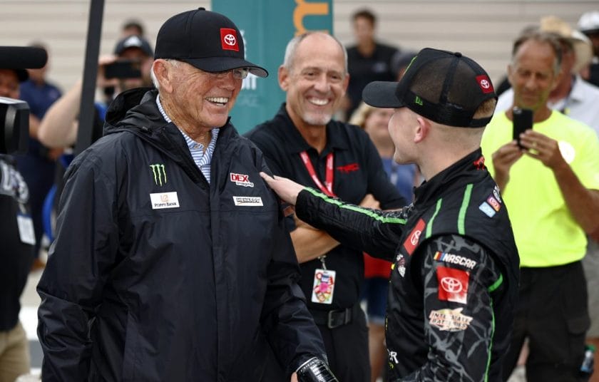 Joe Gibbs szakított az elveivel: Jövőre már a NASCAR-on kívül is versenyezhetnek a JGR pilótái –