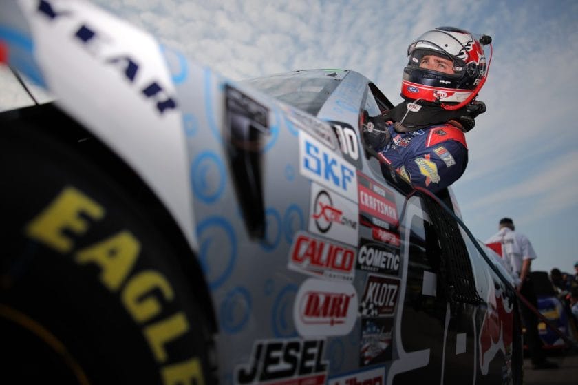 NASCAR: Megbüntették a bajnoki döntőst, mert médianap helyett szavazni ment –