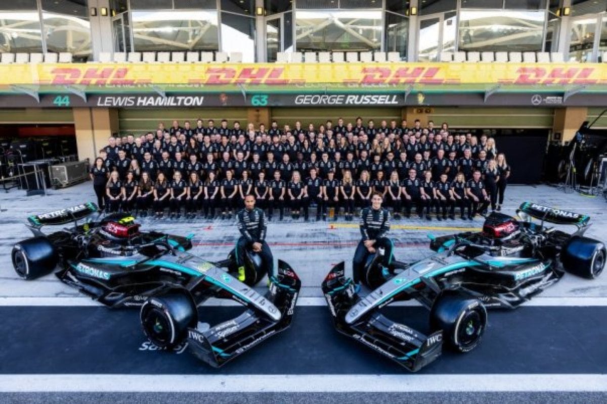 „Az összes sikeremet nekik köszönhetem” – Hamilton búcsúja a Mercedes-családtól