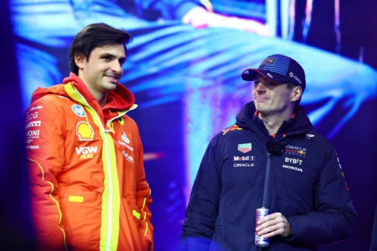 „Nyitott a jövőben a Sainz-opció” – Horner