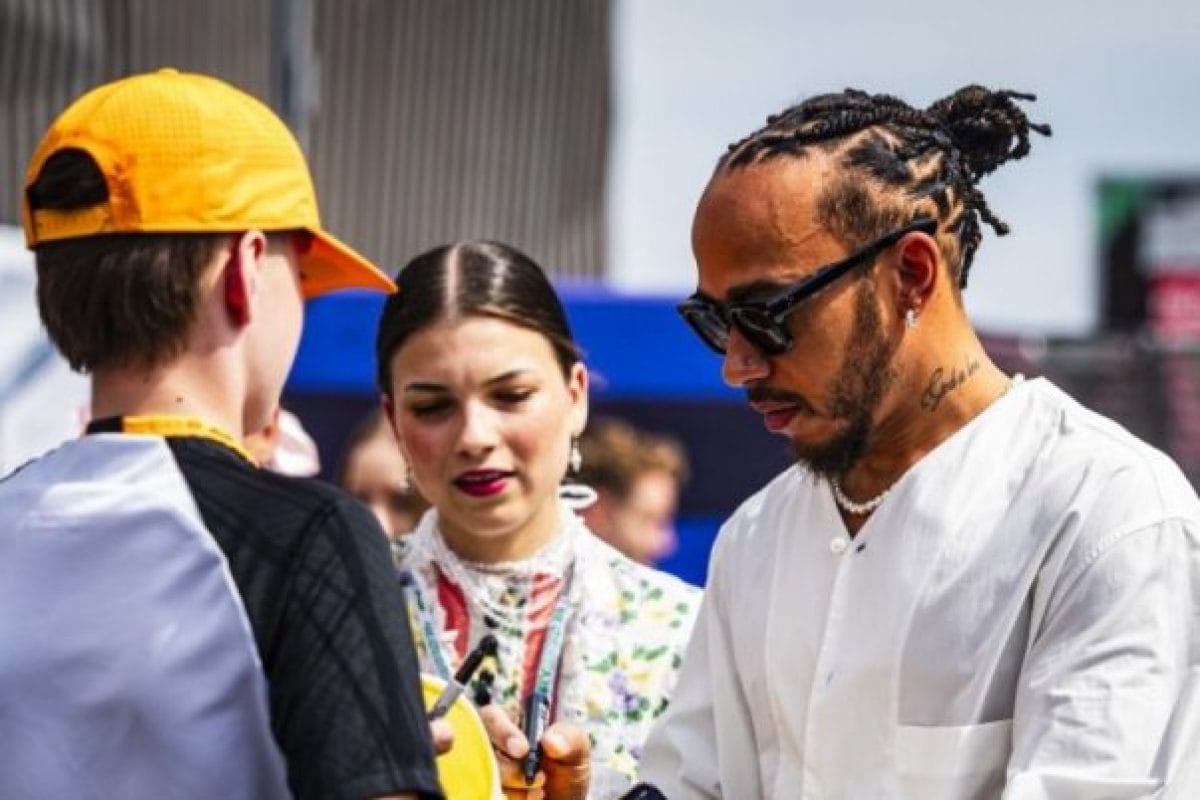 A „Villeneuve: A Hamilton–Ferrari együttműködés a legjobb lépés volt” a legjobb cím erre a cikkre.