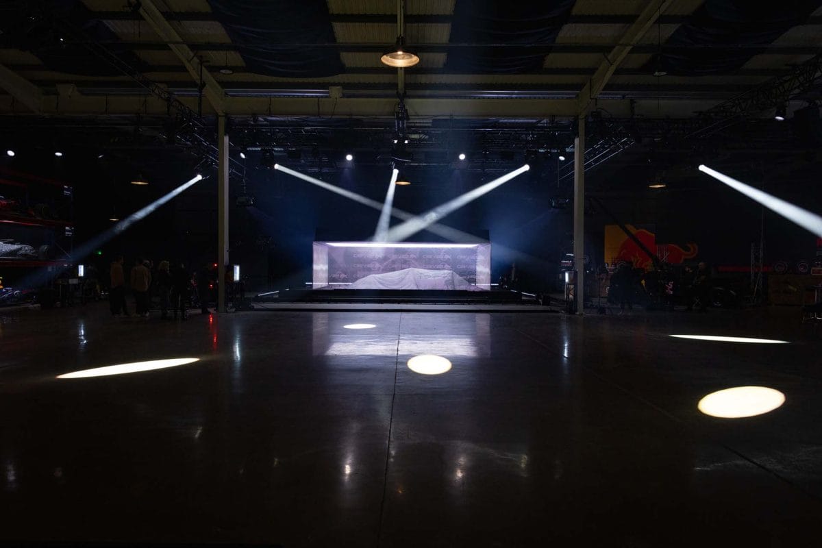 A Forma-1 szezon kezdetére készül – Itt az autóbemutatók időpontja