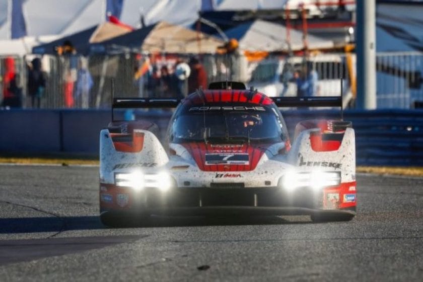 A Porsche tripla győzelme a daytonai 24 órás versenyen