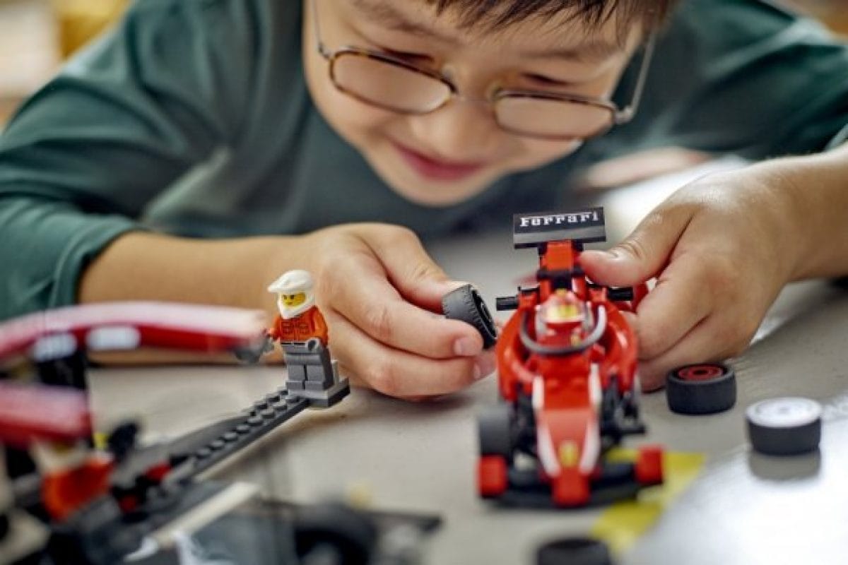 LEGO és F1 egyesítő erő: Építés és verseny a leghatékonyabb kombinációban
