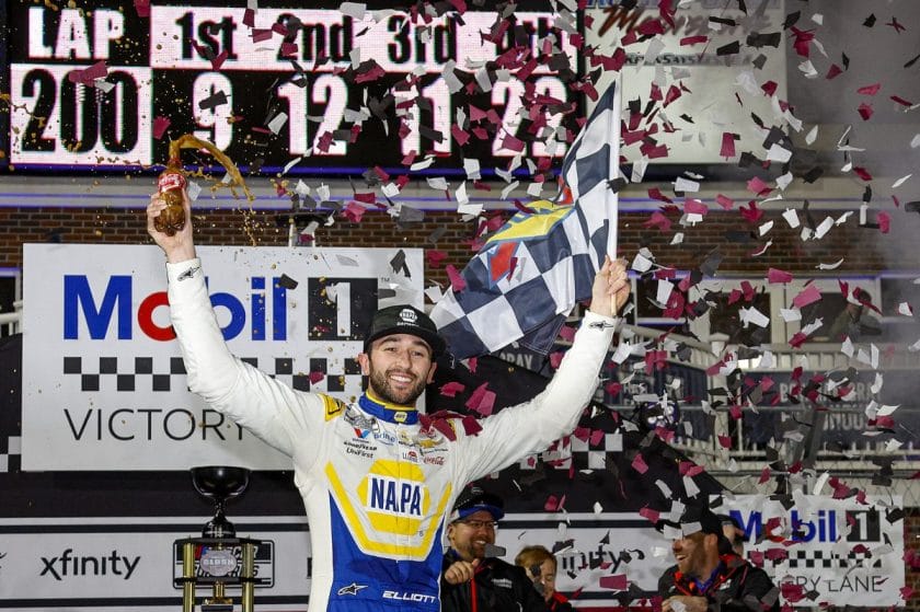 A NASCAR Clash: Chase Elliott végigsöpört a versenypályánoro.