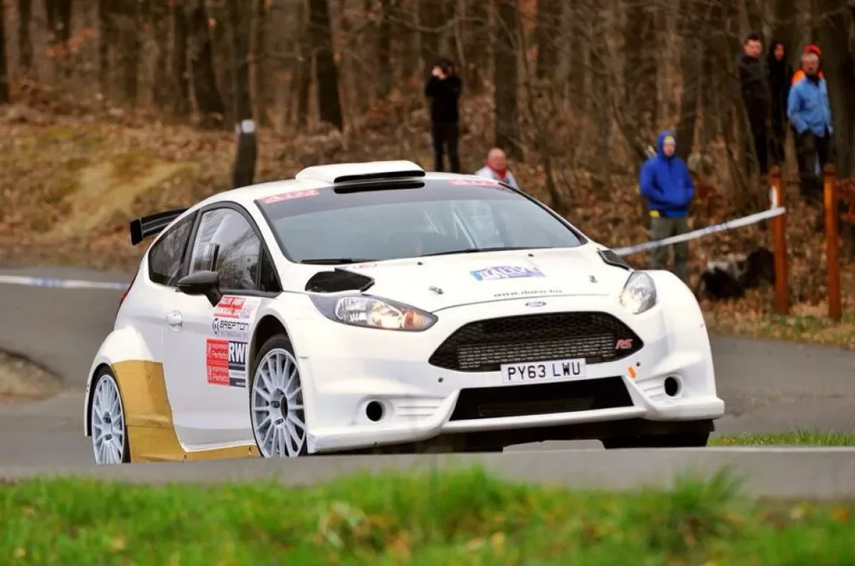 Az „Orfűn új korszak indult: 2014-ben a hazai ralisport történetében” cím hatásos lehet.