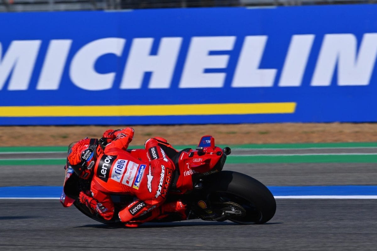 Szokatlan taktikázás után újabb kettős Márquez-győzelem született, Bagnaiának nem volt sansza