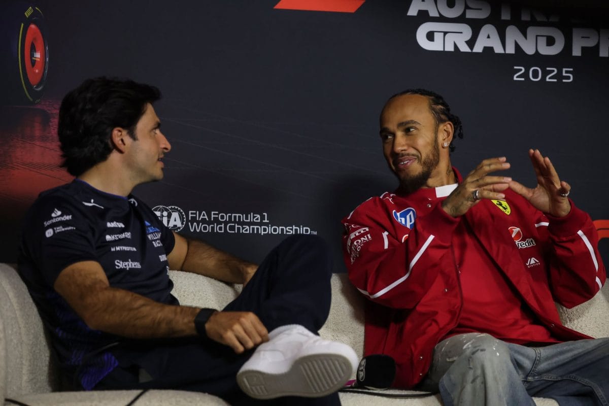 Növekvő feszültség a Forma-1-ben: Hamilton és Sainz újabb összecsapása veszélyezteti a Williams csapatát