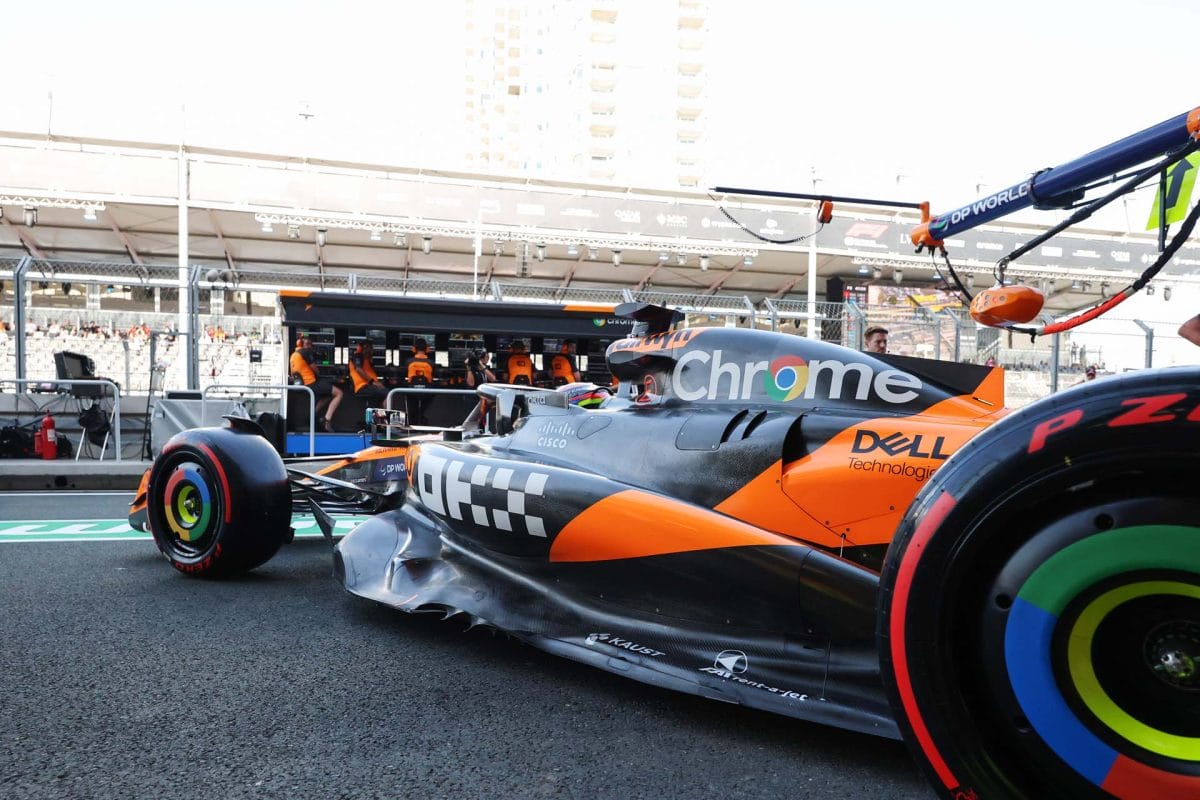 Az F1-es Szaúd-arábiai Nagydíj friss rajtrácsa és hírek