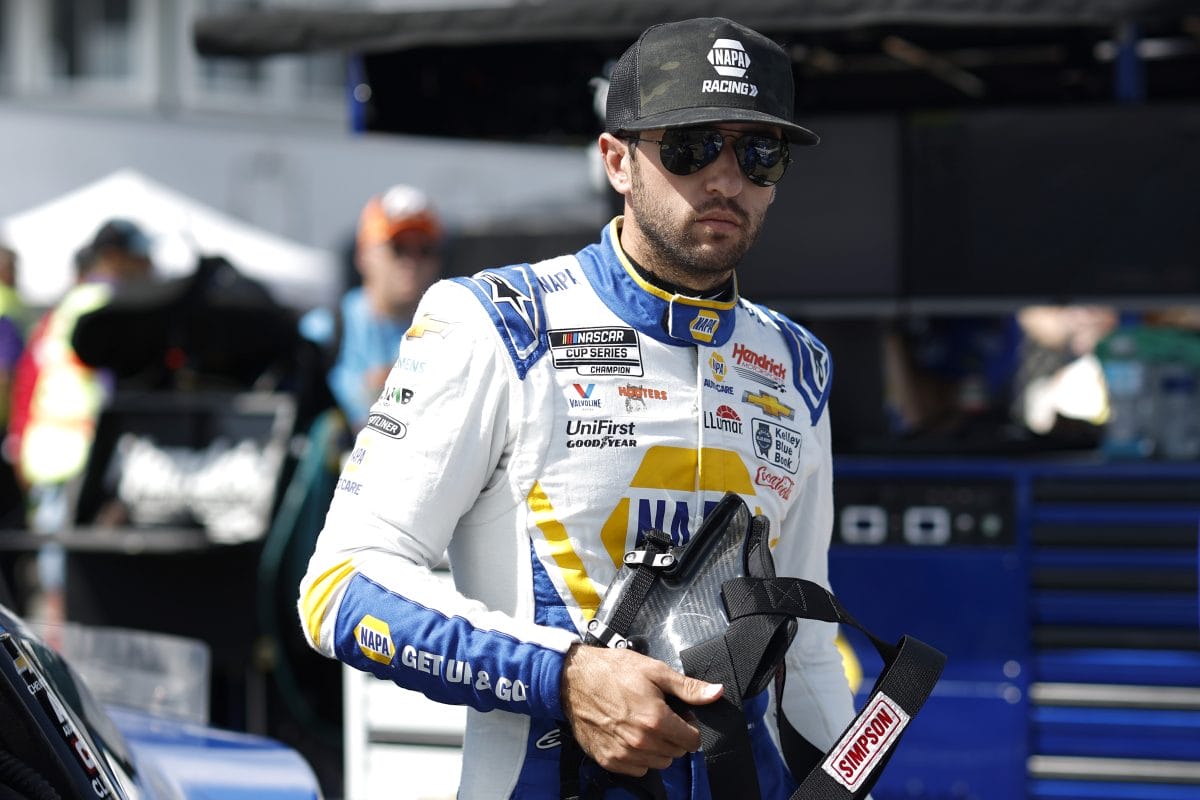Chase Elliott olyan, mint Füles a Micimackóból és Kevin Harvick szerint már nem ő a NASCAR legnépszerűbb pilótája –