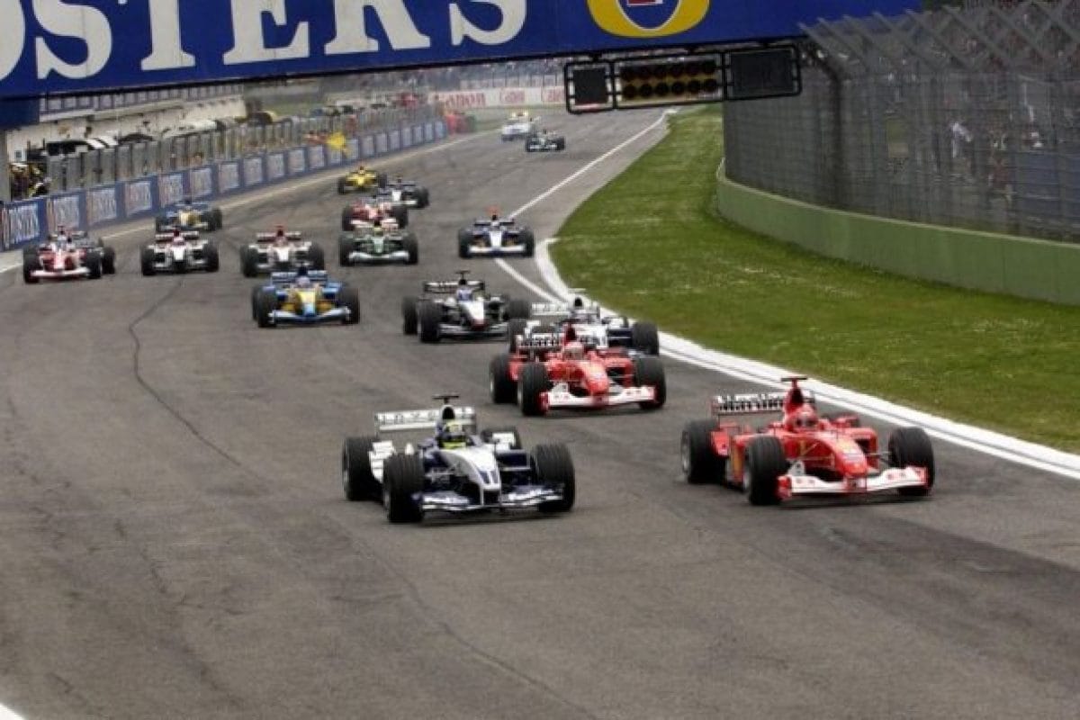 „Mind egyetértünk: a V10-es sokkal jobb lenne”