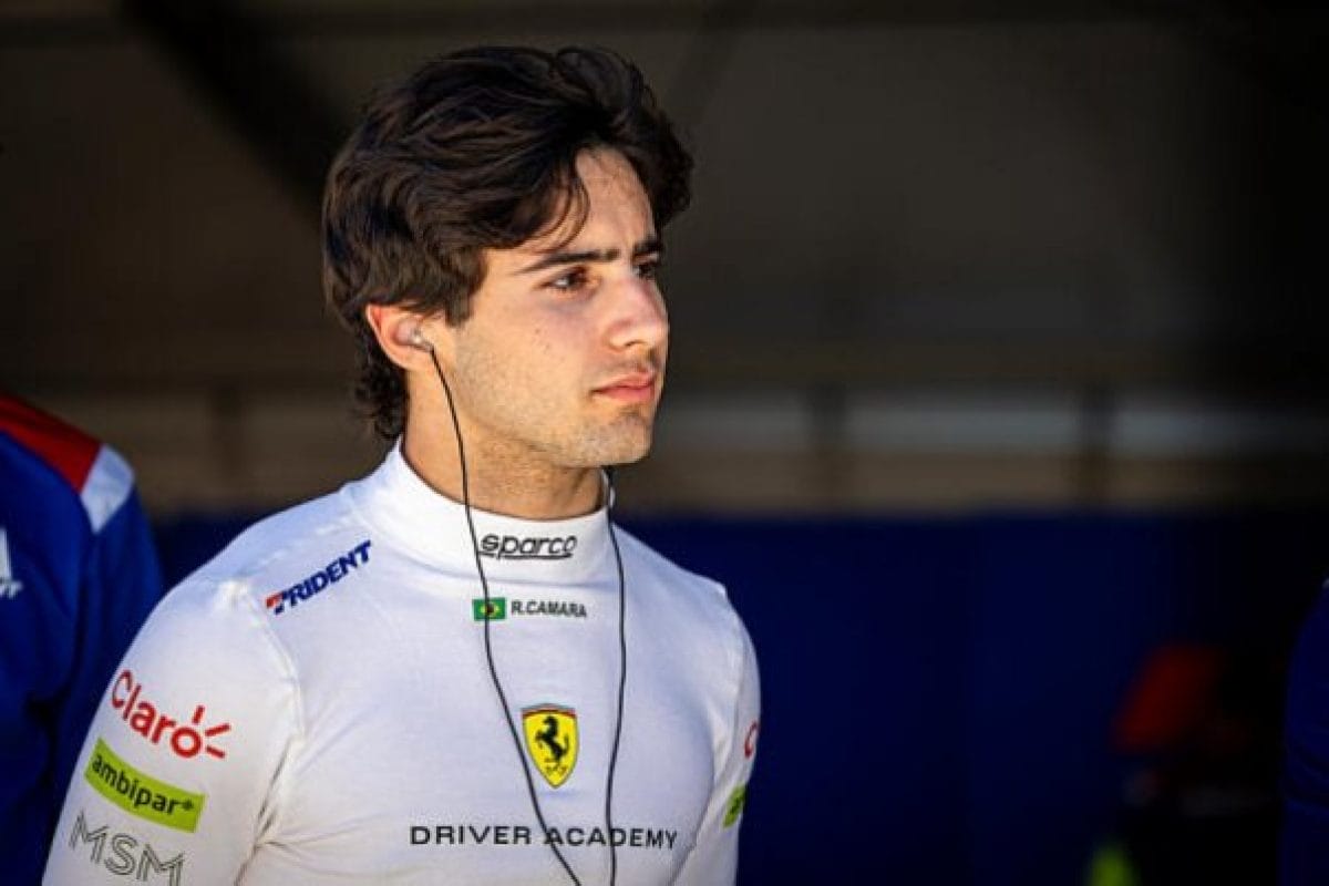 Ég a gumik: Ferrari-juniorok tűzbe hozták az Imola aszfaltját