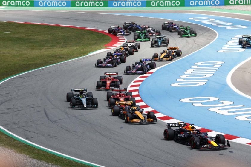 Az F1-es Spanyol Nagydíj izgalmainak élvezete a TV-képernyőkön keresztül