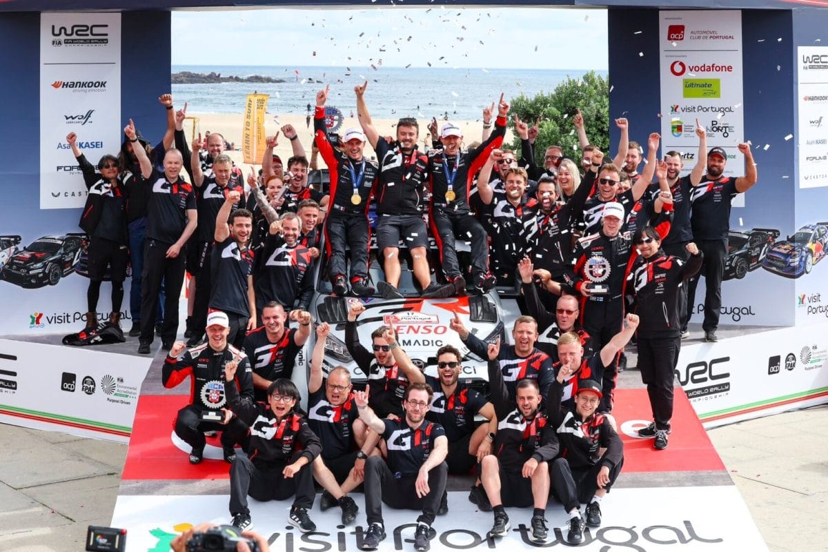 A Toyotán belüli csapatszellem elismeréseként Kankkunen szuperlatívusokat alkalmaz