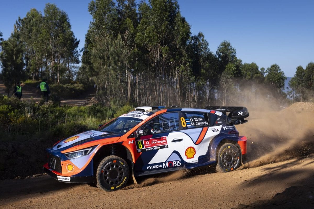 Portugál Rally: Kettős Hyundai vezetés és küzdő Toyoták a pénteki nap közepén