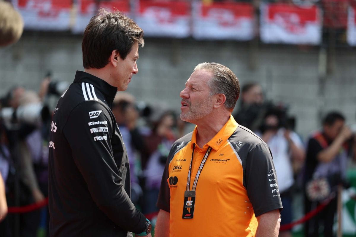 A Mercedes csapatfőnöke, Wolff nyitottnak tartja a 2026-os motorszabályok esetleges módosítását