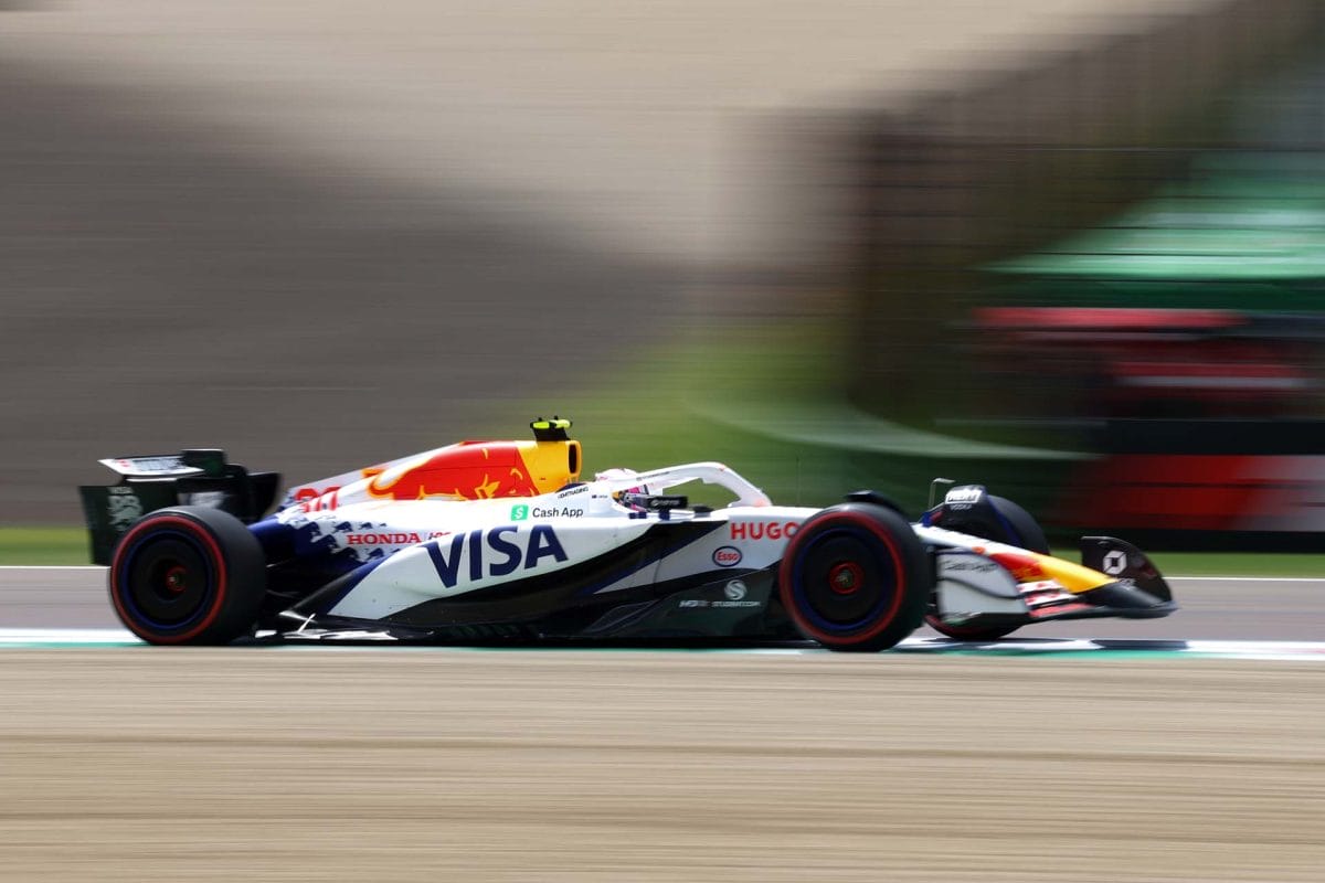 Az „Izgalmas Kezdet: Az Imolai F1-es Verseny Rajtolására Készülve