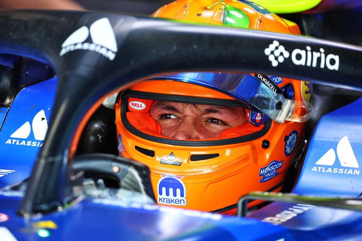 Albon: Kellett volna egy párna és kávé az autóba…