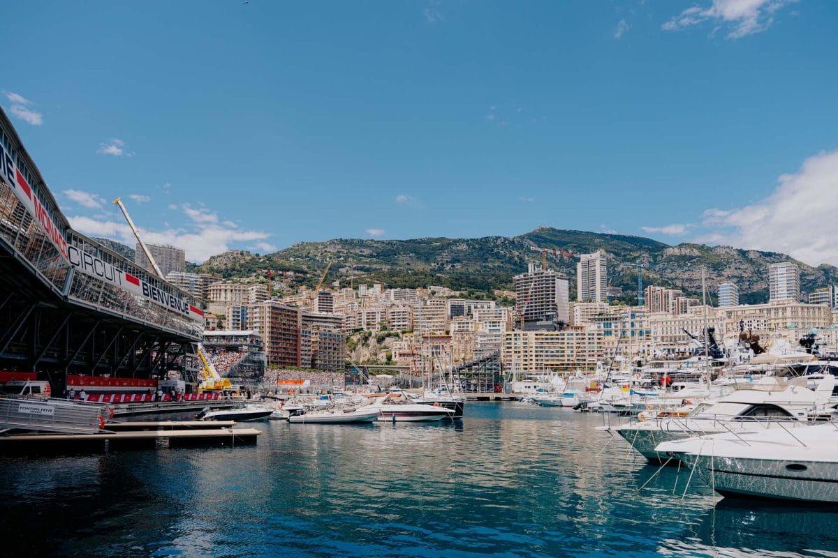 Monacóban zajlik az izgalmas F1-es időmérő