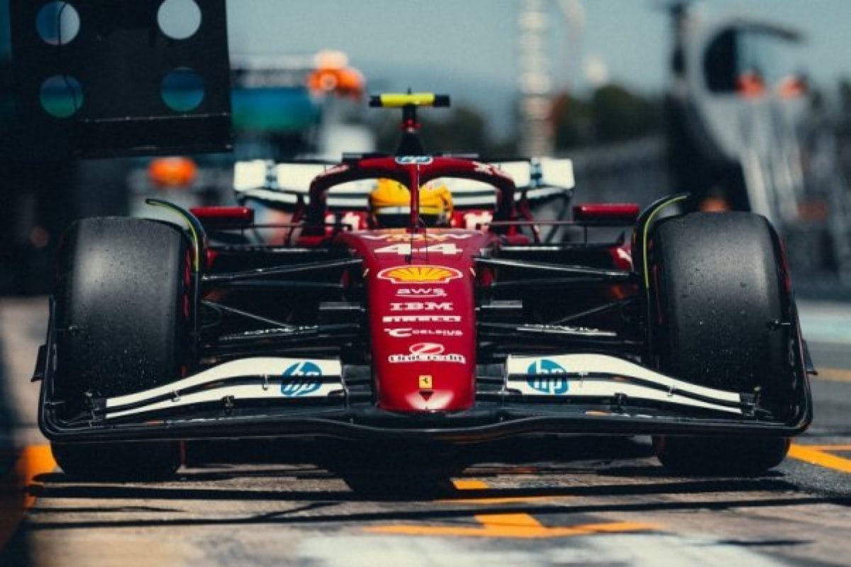 Az új szárnyak: Hamilton szerint pénzkidobás