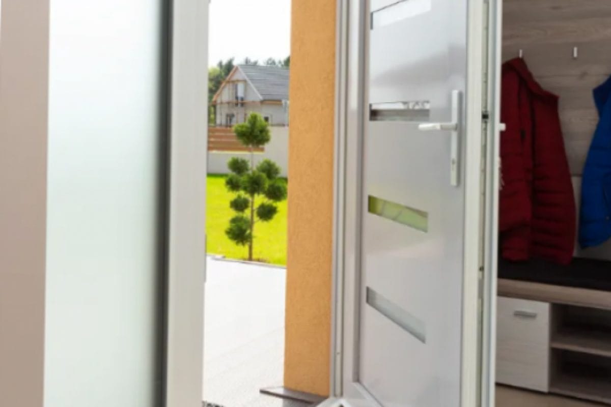 Időt állni: Bejárati ajtócsere ideje