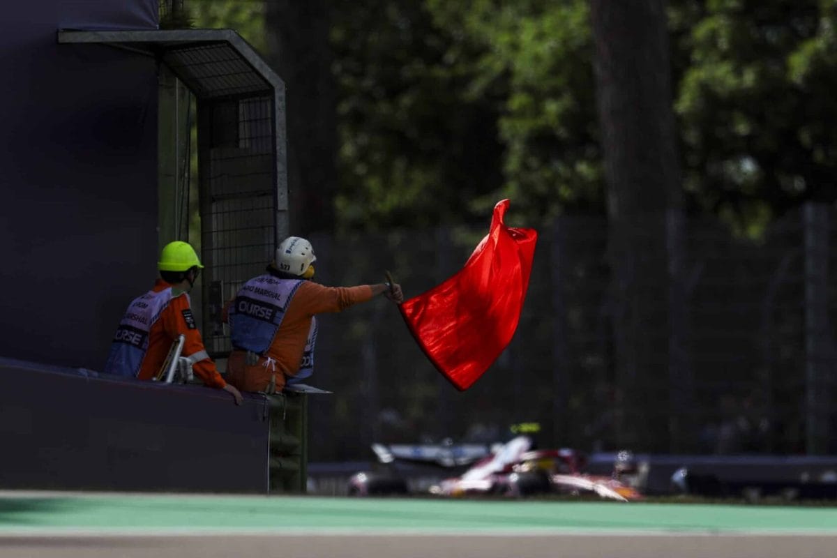 „Botrányos döntés: Az FIA jogtalan büntetése az imolai F1-es időmérőn”