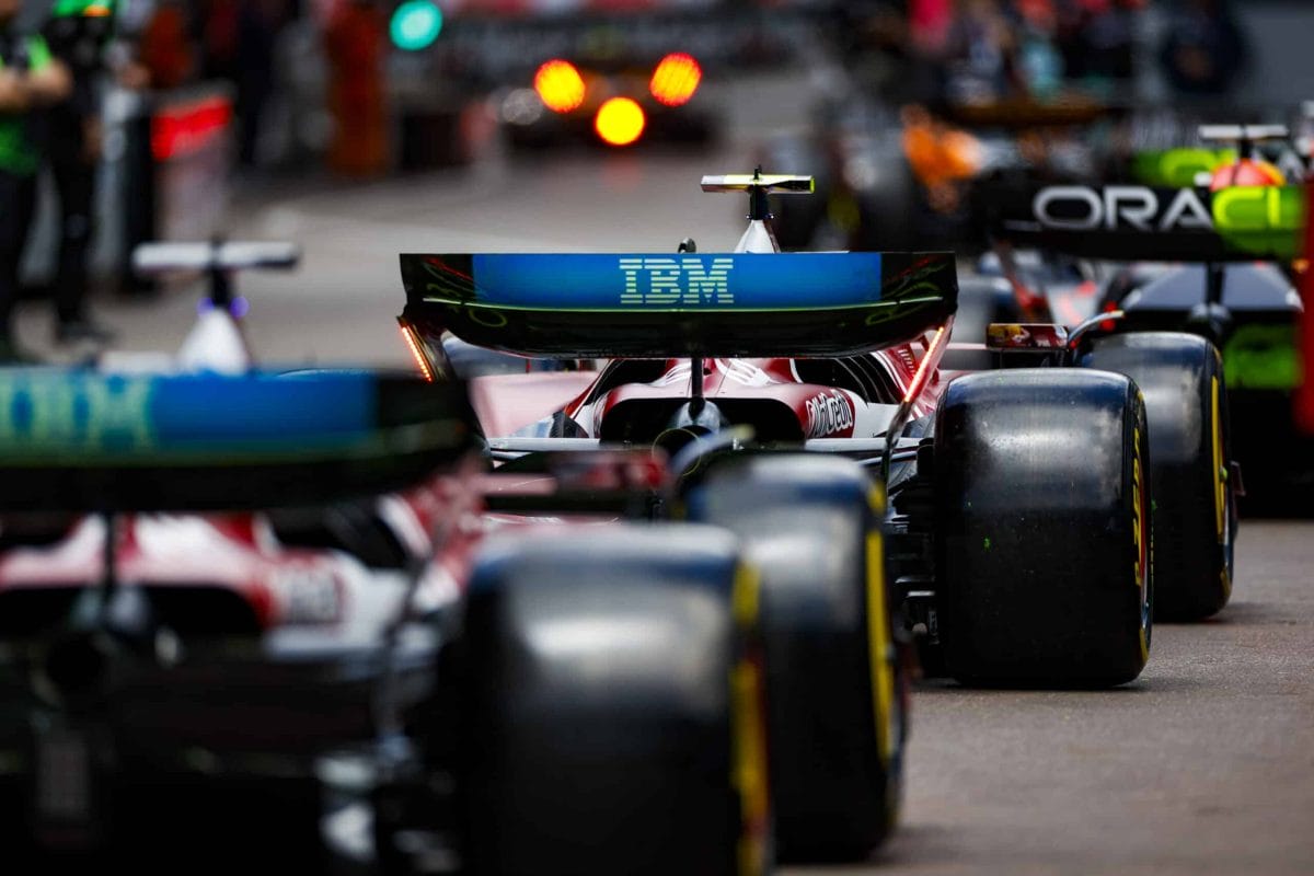 Leclerc botladozott, majd az élre állt a Monacói Nagydíjon