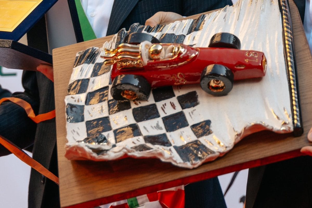 McLaren versenyzője elnyerte az elhunyt Ferrari pilóta emlékére alapított díjat