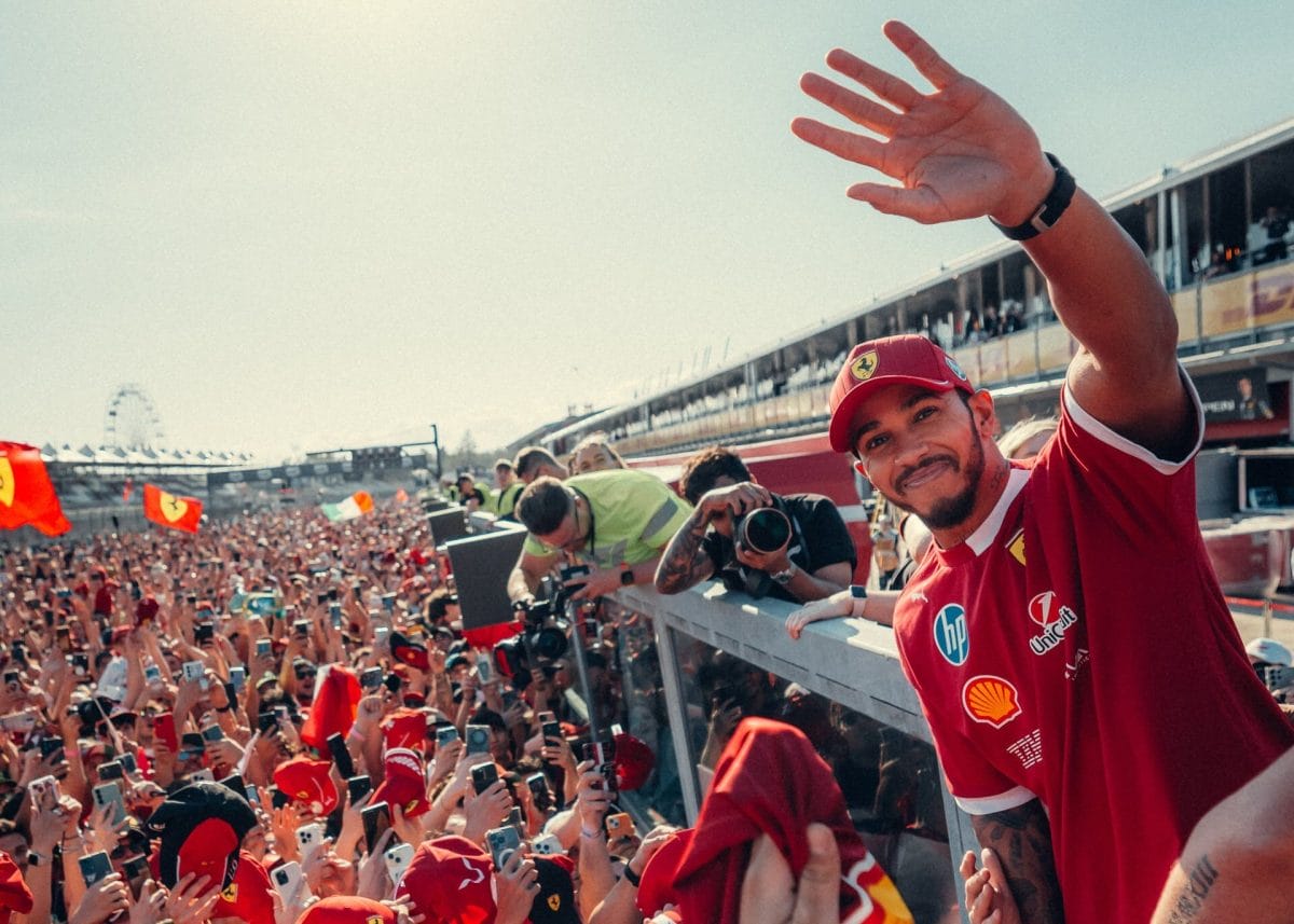 Hamilton Schumacher helyében érezte magát, miközben legjobb ferraris eredménye felé száguldott