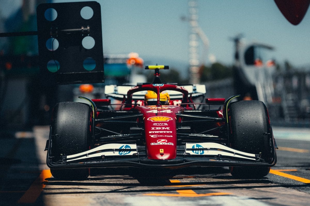 Az önbizalomfokozóból a védekező pózba: Hamilton és a kritikák árnyékában