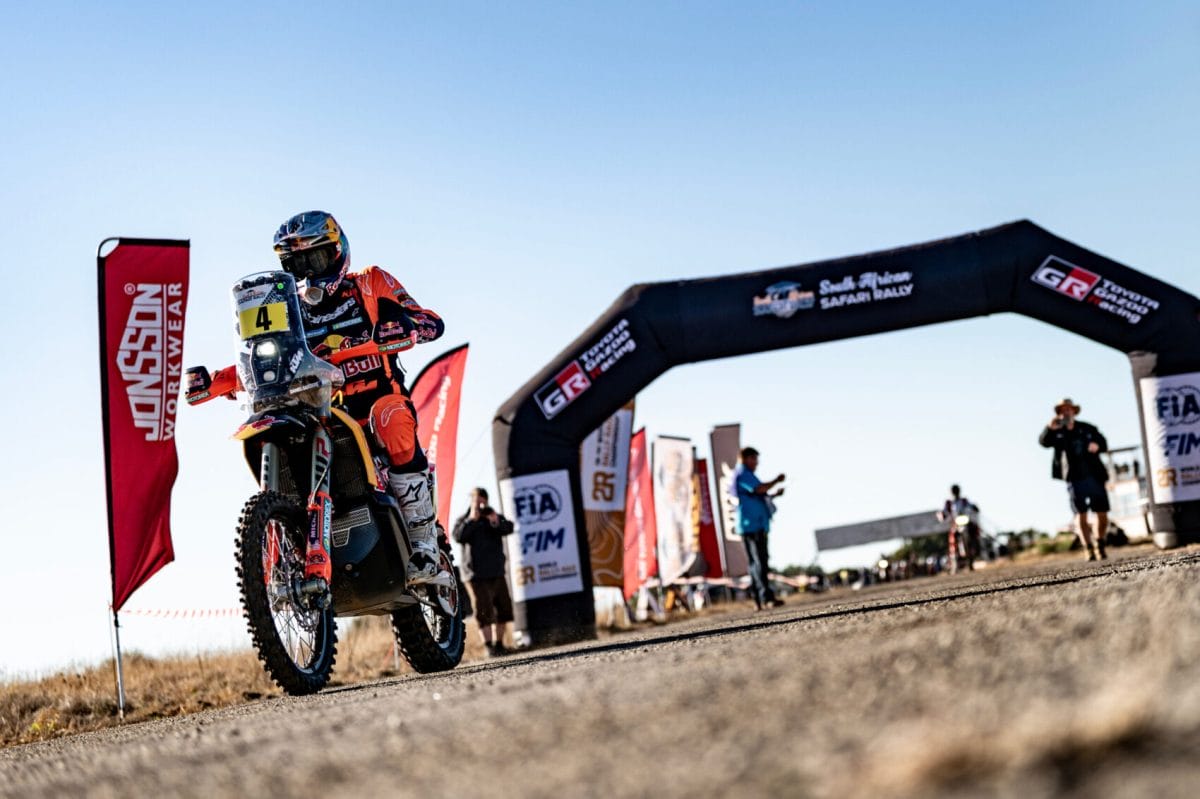 Sanders nyert az első maratoni szakaszon Dél-Afrikában és átvette a vezetést a motorosok között