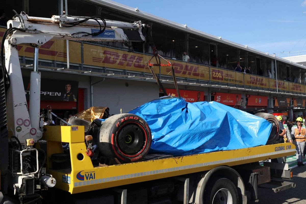 Tsunoda bocsánatot kér az „ostoba” hibáért a Red Bulltól