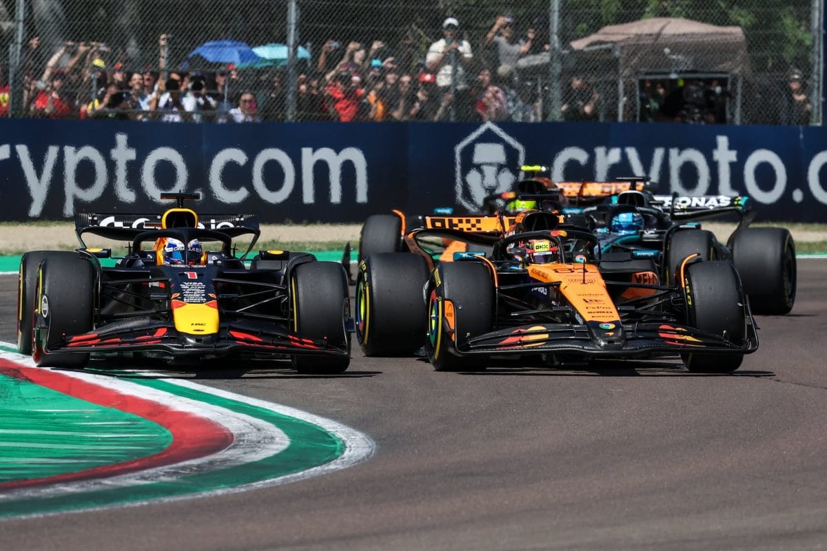 A pályaharc folytatódik: Red Bull és McLaren újabb taktikákat vet be