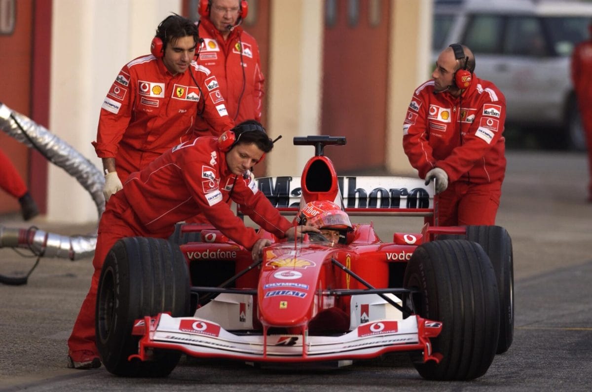 A McLarennél a Ferrari autójából nyernek lendületet: interjú a csapatfőnökkel