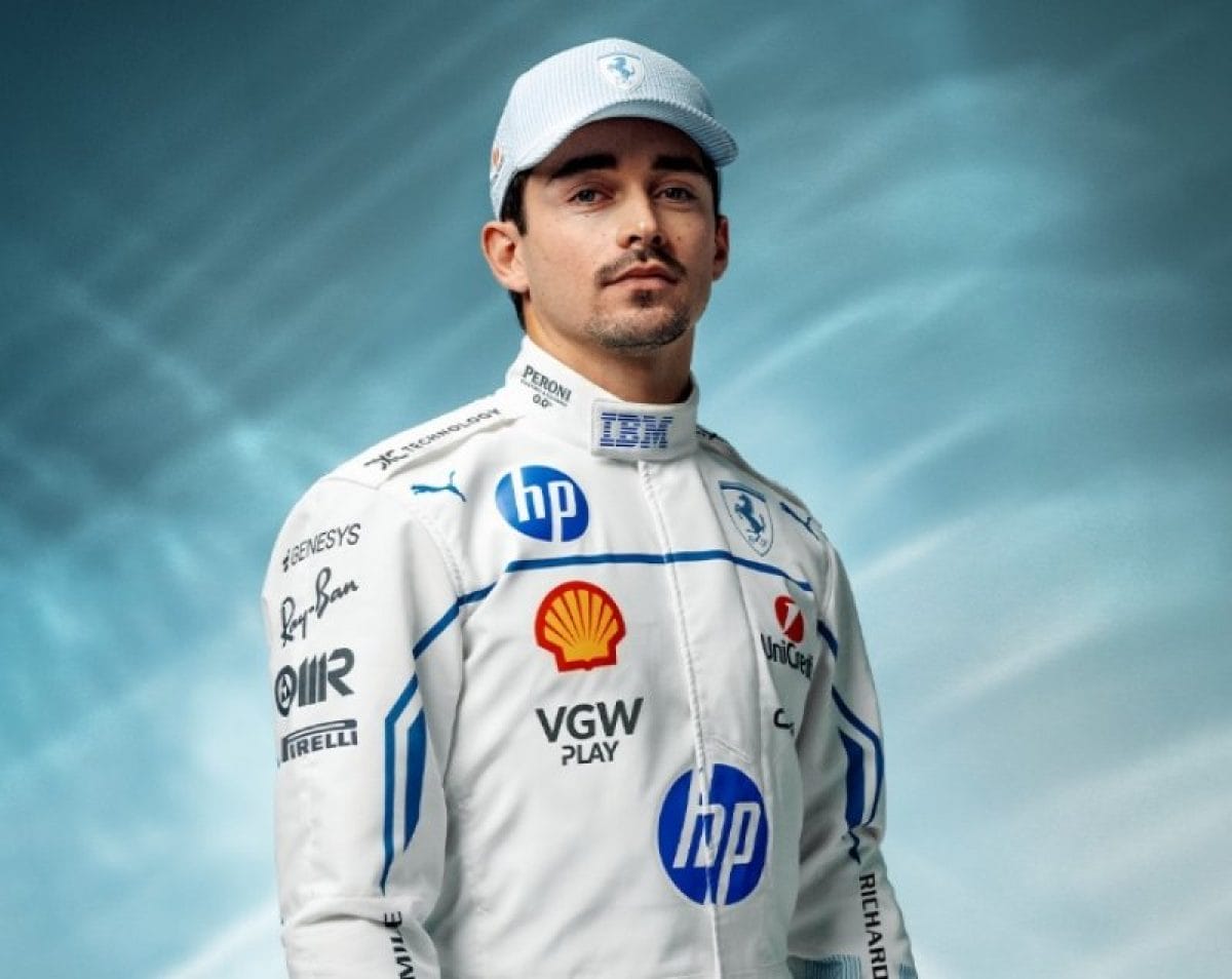 Szenzációs bemutató: Leclerc új, fehér Ferrari-overallt viselt a Monacói Nagydíjon