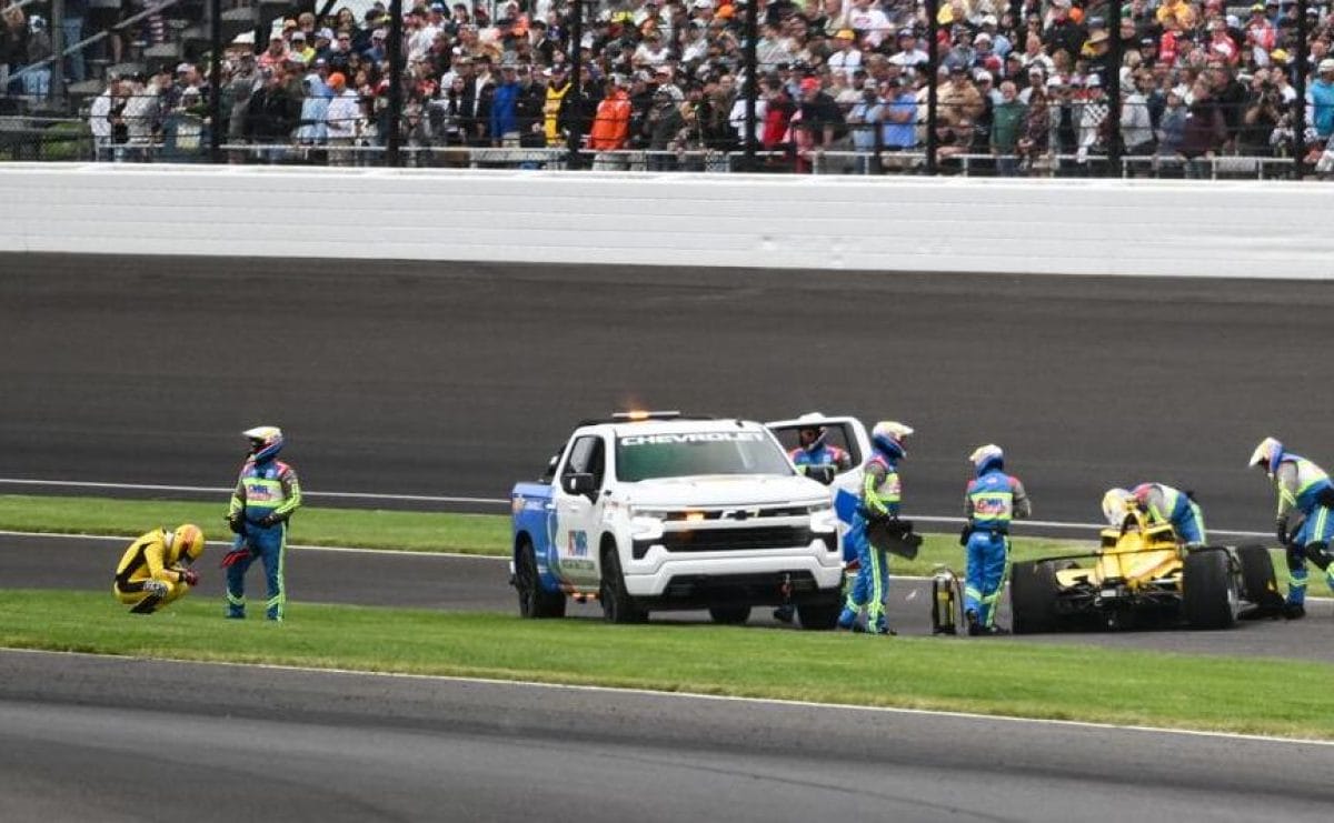 Larson bocsánatot kért McLaughlintól az Indy 500-on tanúsított viselkedéséért –