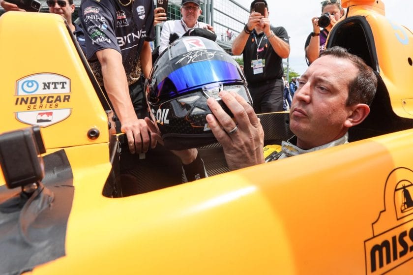 Kyle Busch csúfos kudarca az Indy 500-on: Az utolsó pillanatban lecsúszott két ülést is