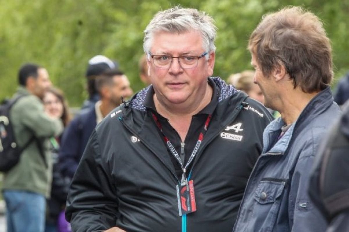 Az „Otmar Szafnauer terve egy új F1 csapat megalapítására” cím hatásos lehet erre a témára.