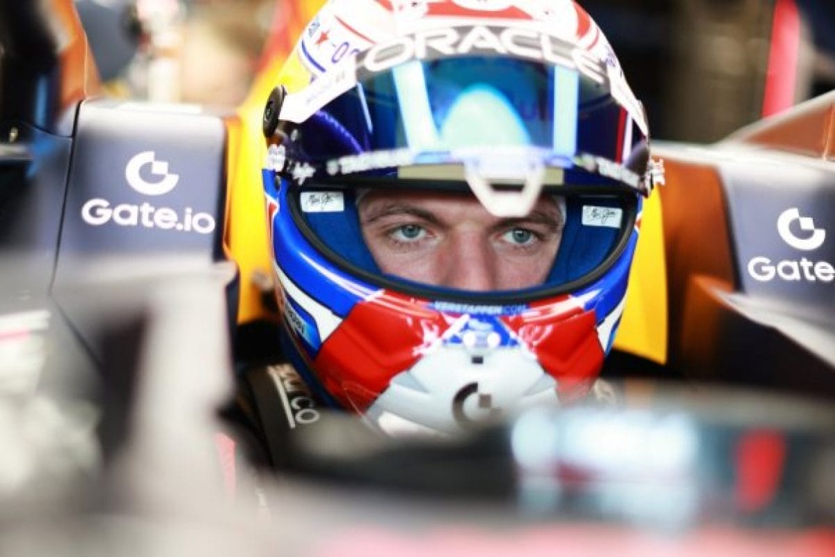 A Forma-1 legfrissebb eseményei: Verstappen tesztje, Hamilton apja és Leclerc betegsége