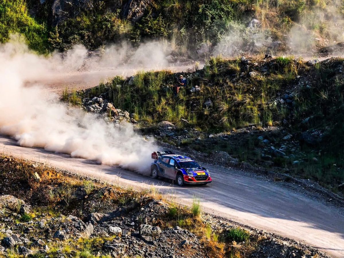 Három versenyző kiesése üzemanyag-rendszer hibák miatt az Akropolisz Rallyn