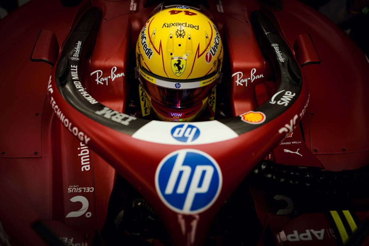 A Ferrari visszavág: Hamilton túlozza a helyzet súlyosságát