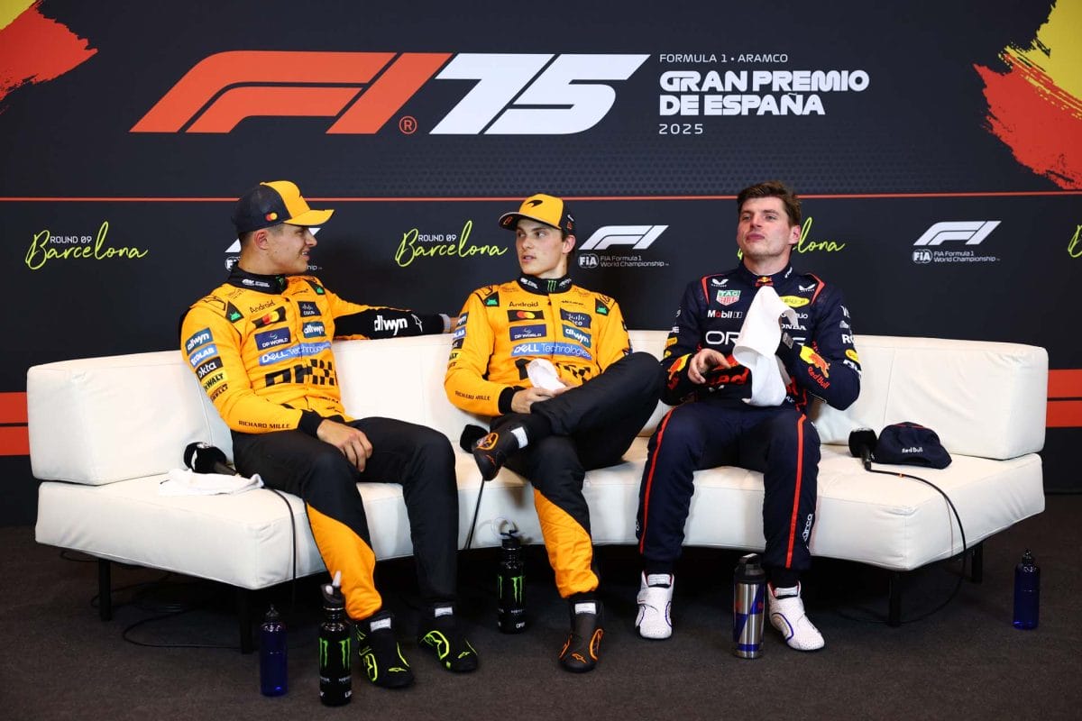 Az izgalmak tetőfokán: Piastri és Norris rettegése Verstappen támadásától az 1-es kanyarban